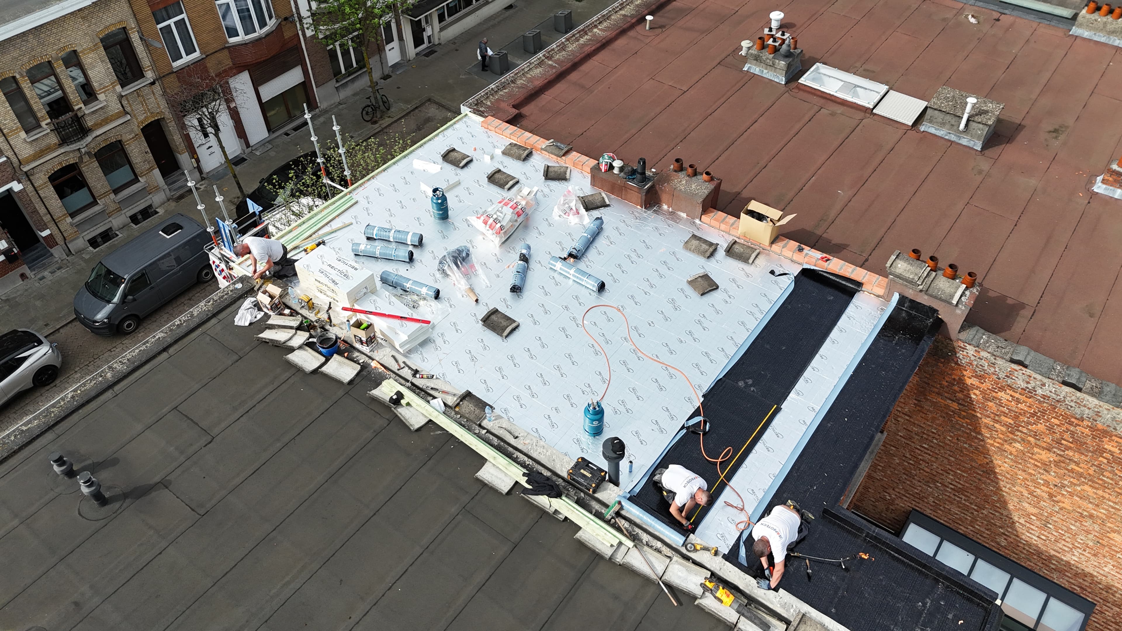 Dakisolatie op plat dak — PIR-platen en roofing